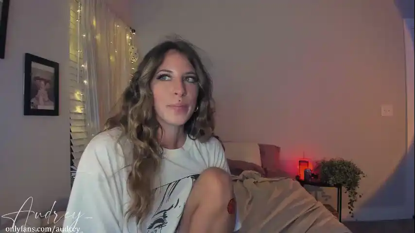 Audrey_ - Chaturbate Record Video - 2025 04-11 18:59:25