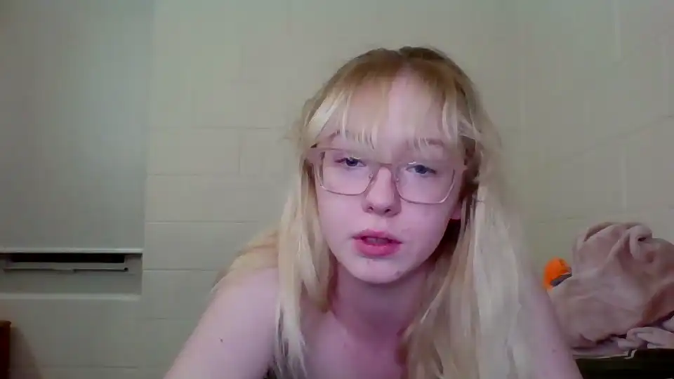 Blonde_Katie - Chaturbate Private Video - 2025 04-04 07:28:47
