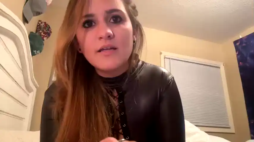 Britneybuckly - Chaturbate Free Video - 2025 05-11 13:14:29