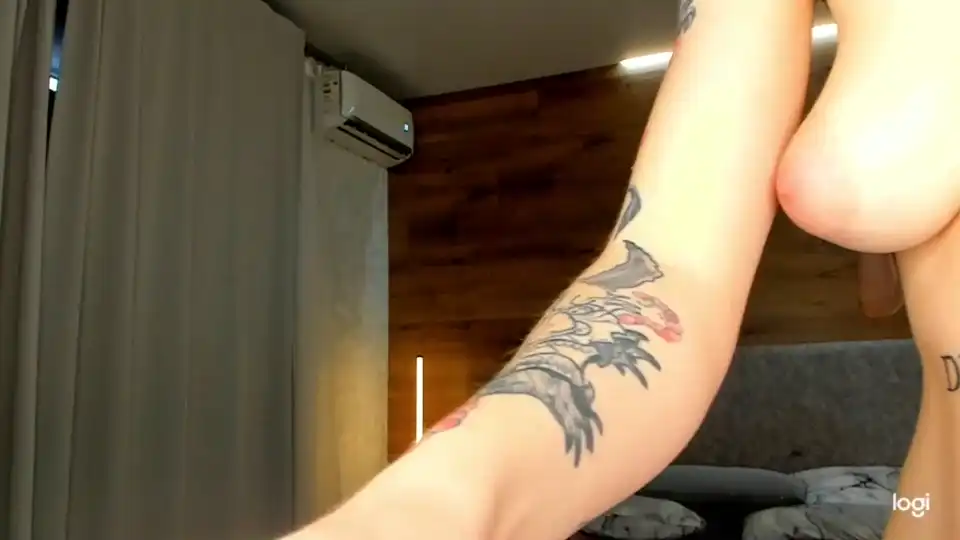 Caressyourself - Chaturbate Record Video - 2025 02-07 01:58:42