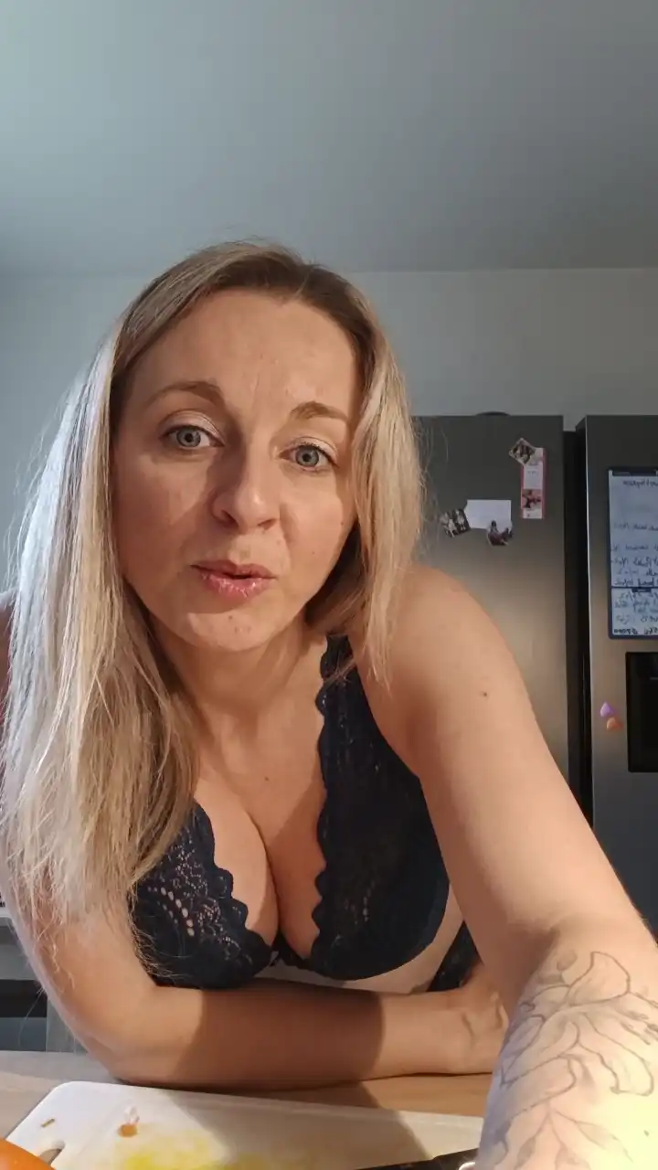 Cassiehotsexy - Cam4 Hot Show Video - 2025 04-06 14:26:41