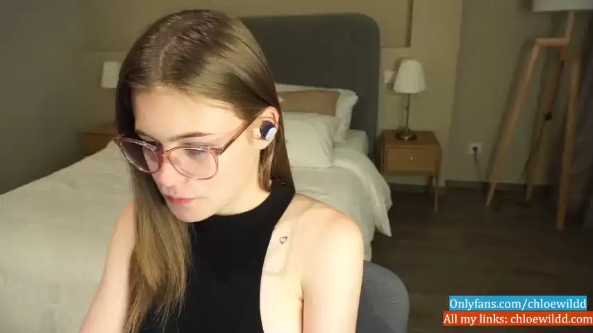Chloewildd - Chaturbate Live Video Recording - 2025 03-08 25:22:53