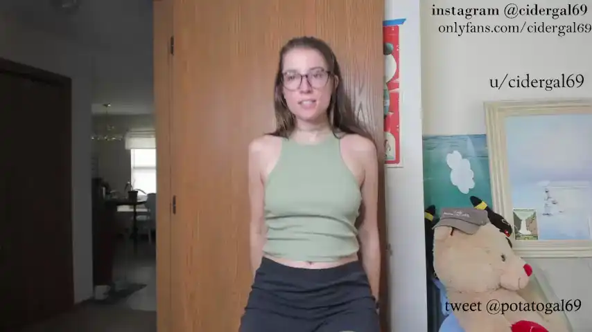 Cidergal69 - Chaturbate Hot Show Video - 2025 02-03 01:22:07