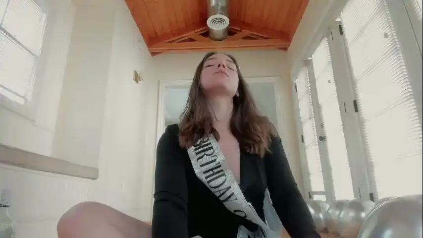 Cinnabelle - Chaturbate Hot Show Video - 2025 02-08 26:40:21